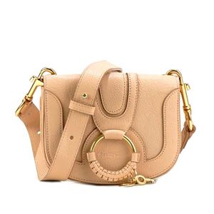 おすすめのショルダーバッグレディースブランド!〜人気のおすすめブランド8選です!