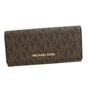 母の日のプレゼントにブランド財布はいかがでしょう!〜シンプルなデザインがお勧めです。